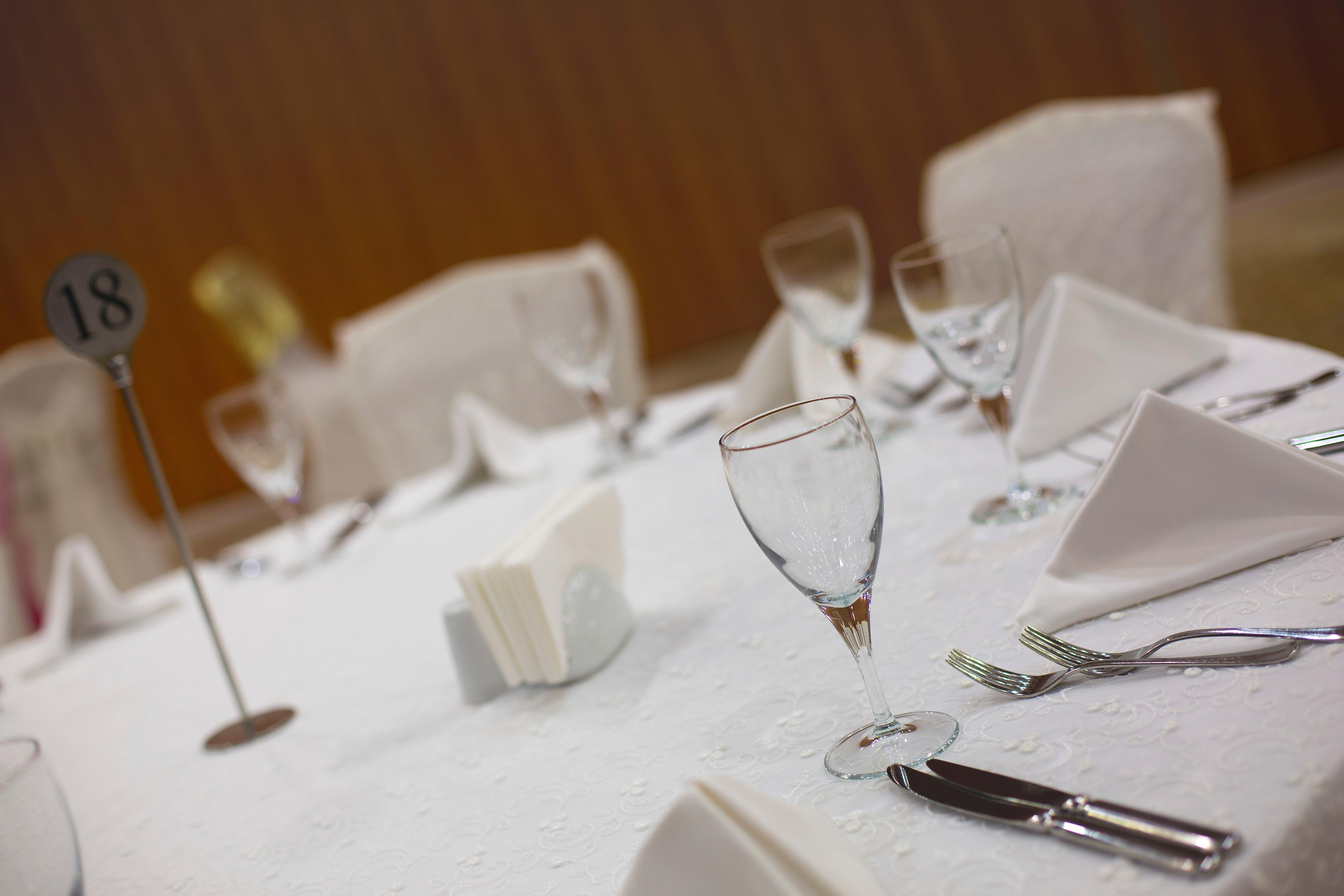 크라운 플라자 안탈리아 호텔 외부 사진 A table set for a formal dinner