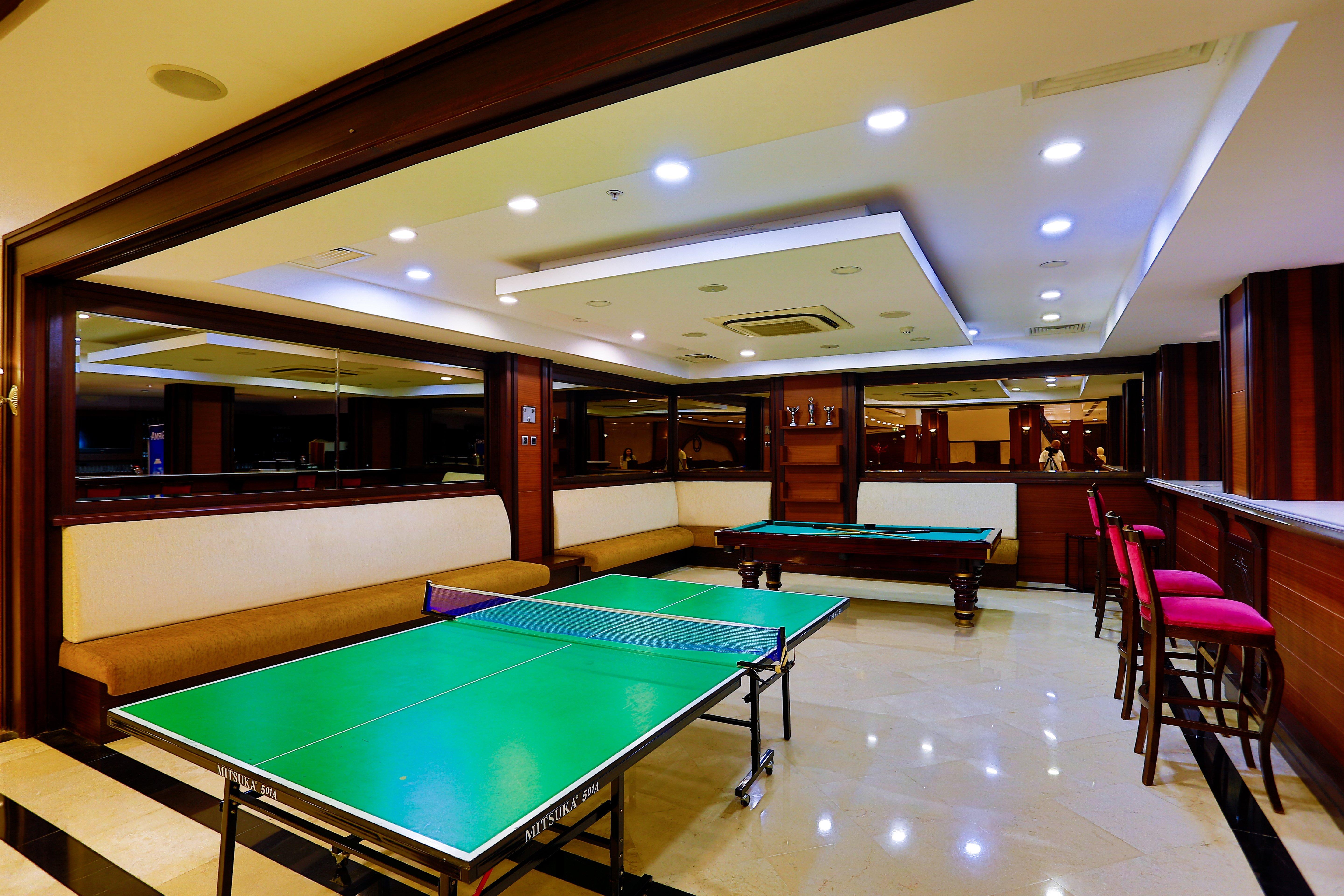 크라운 플라자 안탈리아 호텔 외부 사진 Table Tennis