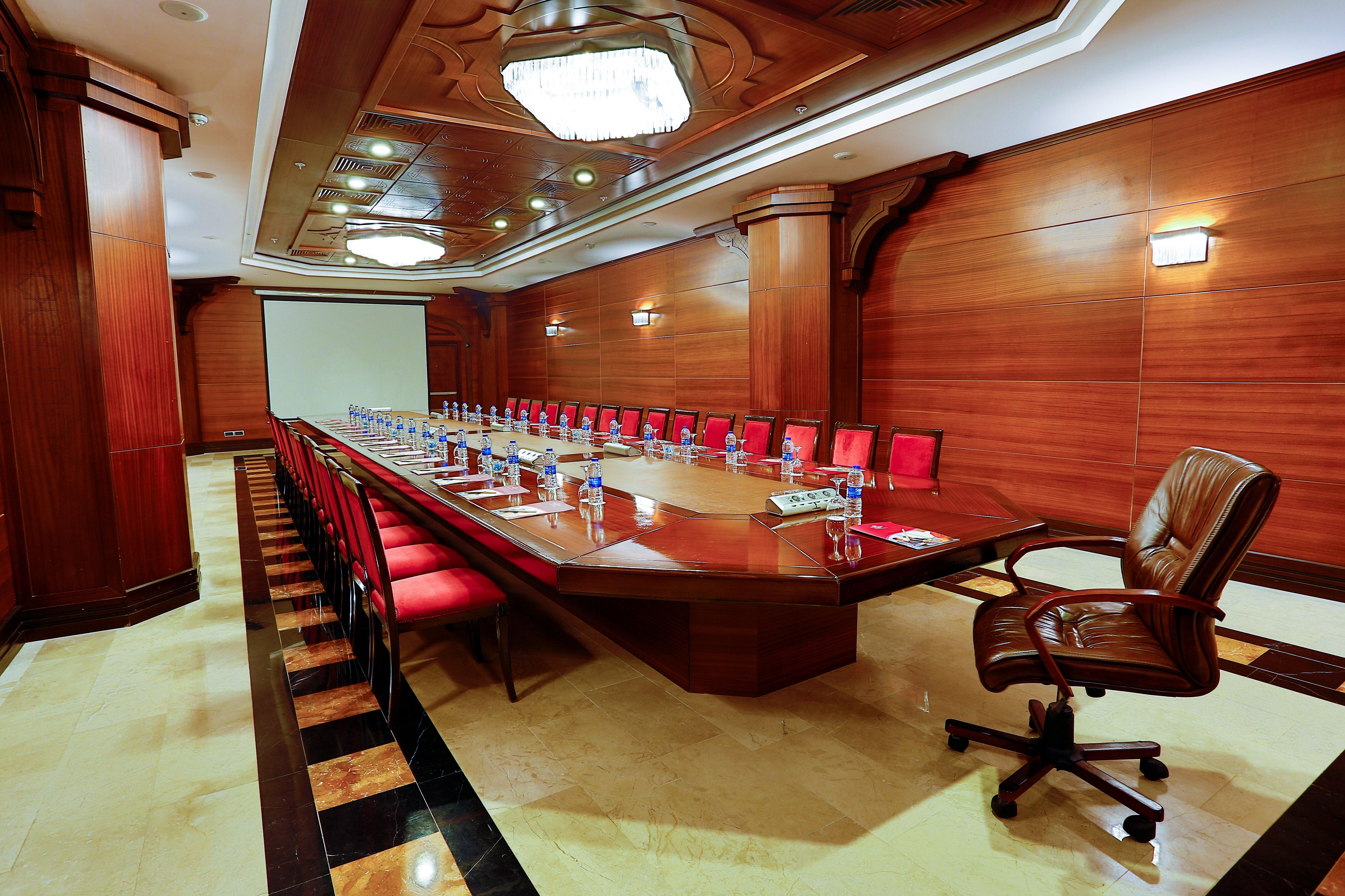 크라운 플라자 안탈리아 호텔 외부 사진 The boardroom of the National Assembly