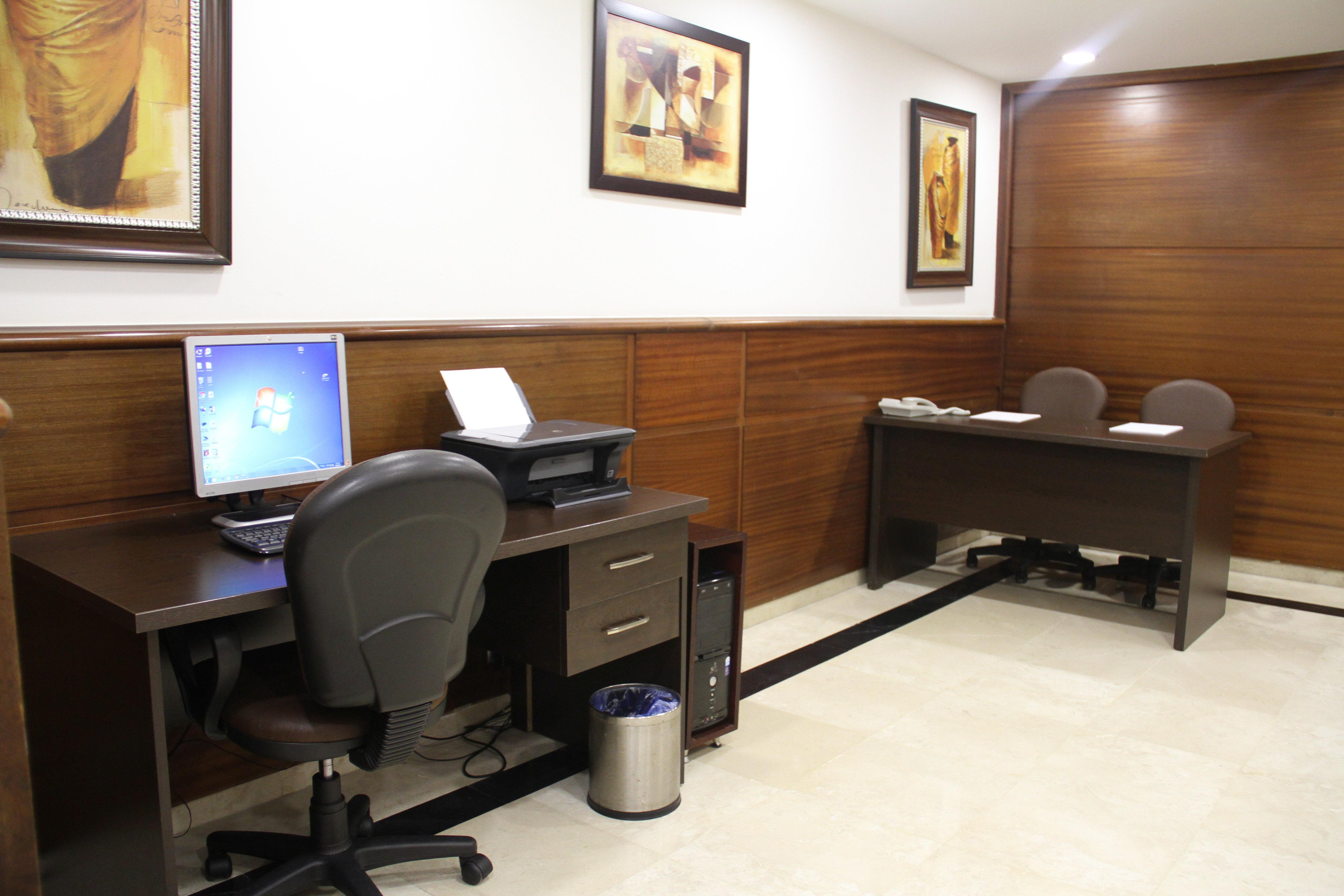 크라운 플라자 안탈리아 호텔 외부 사진 Business Center