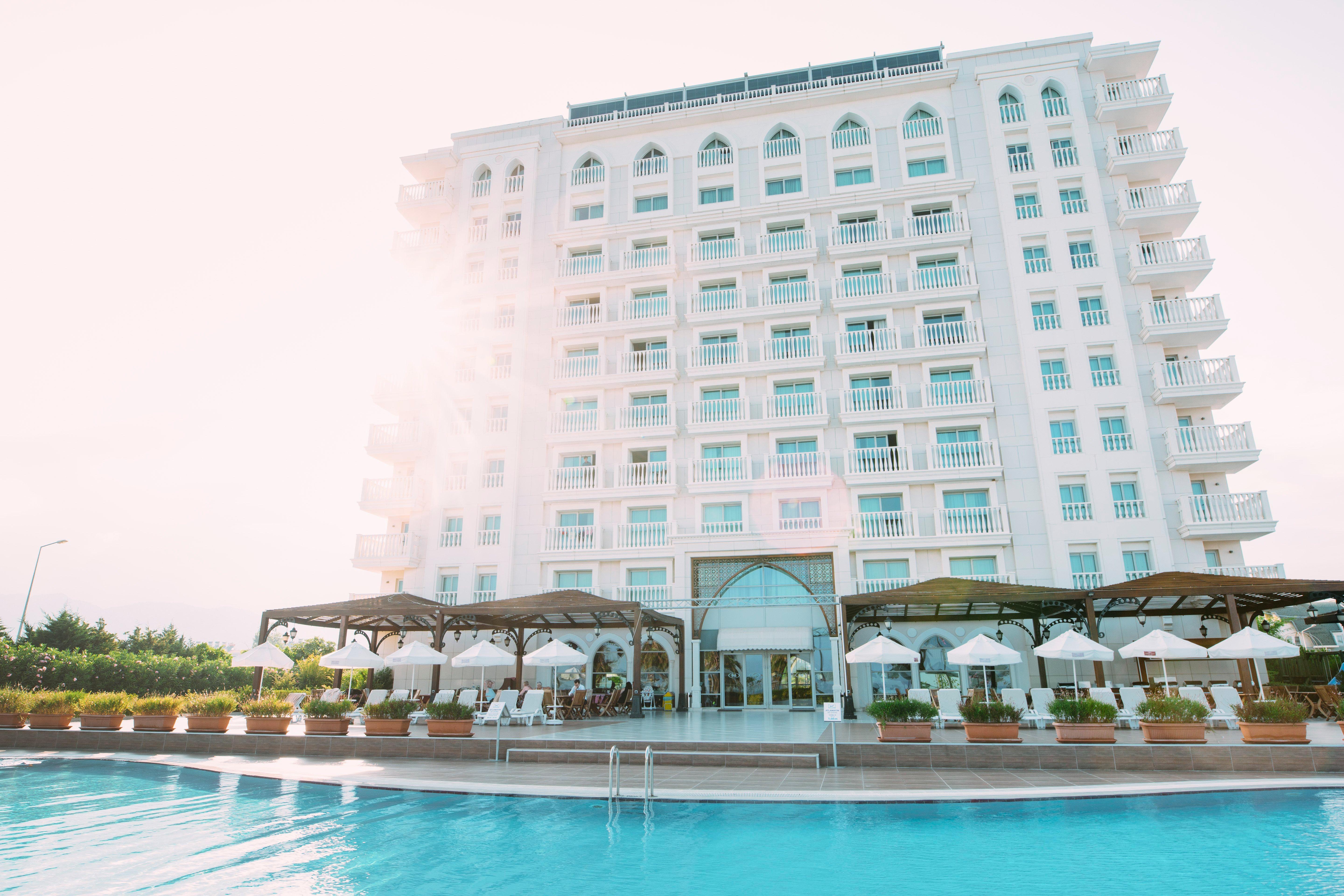 크라운 플라자 안탈리아 호텔 외부 사진 The hotel's main building
