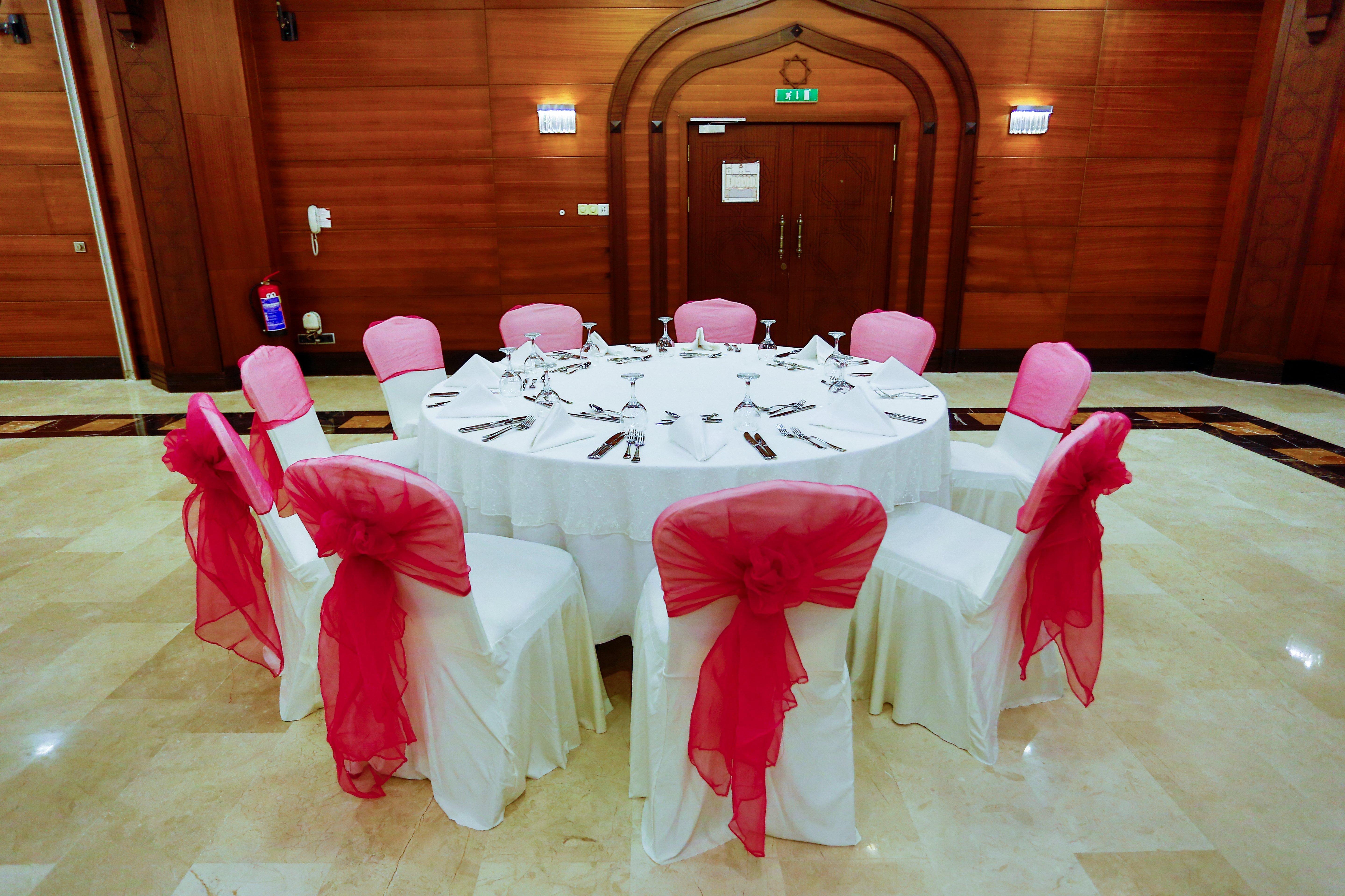크라운 플라자 안탈리아 호텔 외부 사진 A table set for a formal dinner